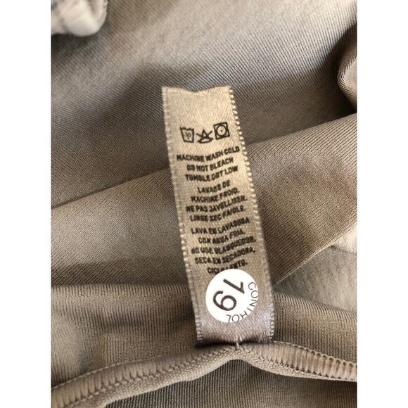 SKIMS Essential Bodysuit Crew Neck Sleeveless Thong Back Smoke Gray S / M NWOT - Picture 6 of 7